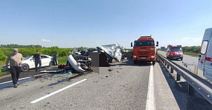 Четыре человека погибли в аварии на подъезде к Екатеринбургу в Челябинской области