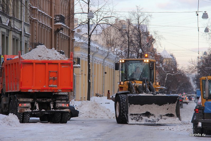 С дорог Петербурга с начала зимы вывезли 1,5 млн кубометров снега