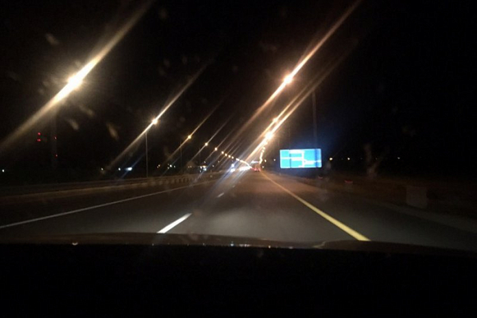 Более 17 км линий освещения подключат на дорогах в Подмосковье