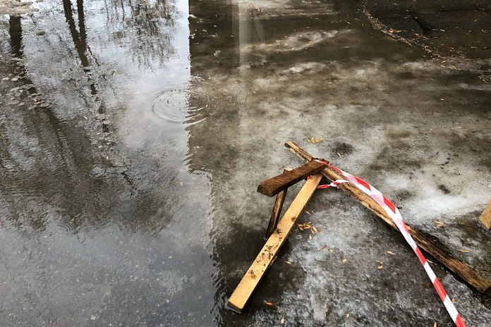 Талыми водами в Якутии подтопило 10 участков республиканских дорог