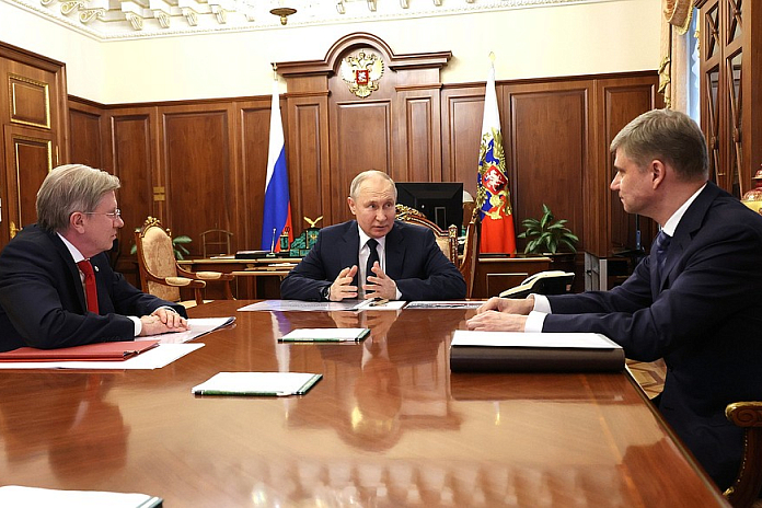 Министр транспорта доложил Владимиру Путину о восстановлении дорог в новых регионах