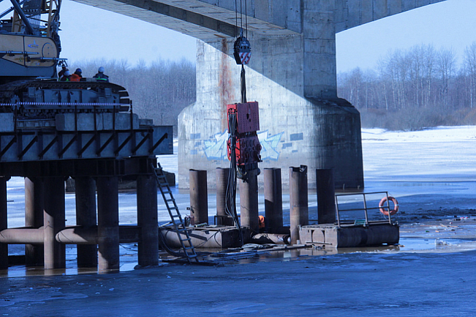 Последнюю монолитную опору сооружают в Ульяновске на новом мосту через Свиягу