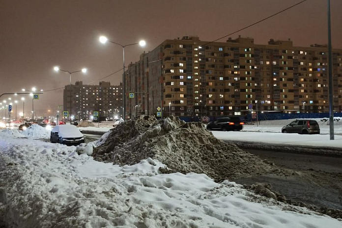 Глава Петропавловска-Камчатского раскритиковал дорожников за некачественную уборку снега