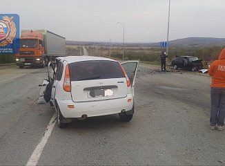 Две «Лады» столкнулись на трассе Р-239 в Татарстане: три человека погибли