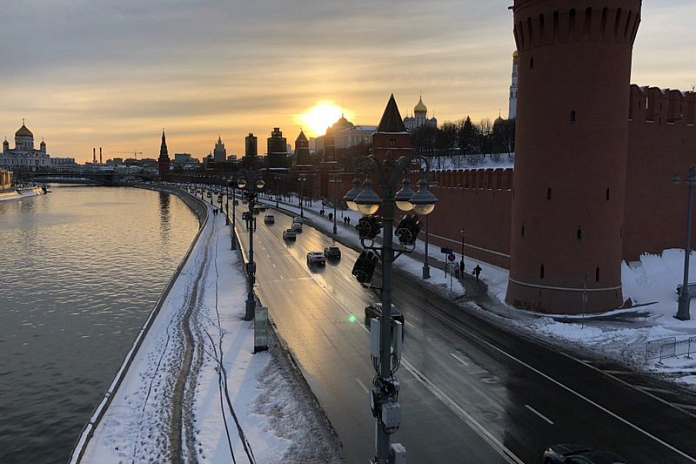 На Кремлевской набережной в Москве с 13 февраля ограничат движение
