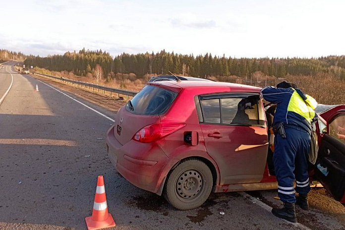 Один человек погиб, шестеро получили травмы в аварии на трассе Р-255 в Красноярском крае