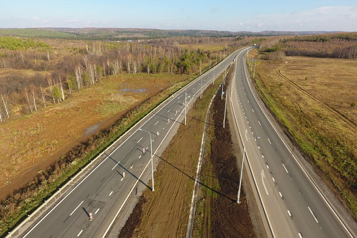 Расширенный участок трассы Р-242 в Свердловской области примерно на треть сократит время в пути между Пермью и Екатеринбургом