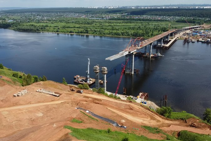 Русловые опоры моста через Каму на обходе Нижнекамска и Набережных Челнов в Татарстане почти готовы
