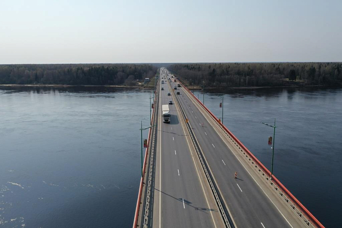 На неделю ограничат движение по Ладожскому мосту в Ленобласти из-за ремонта