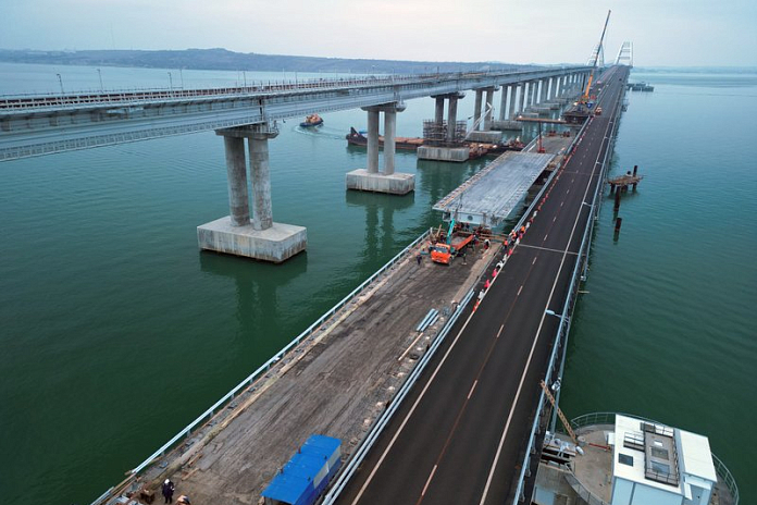 Завершена надвижка третьего пролета левой автомобильной части Крымского моста