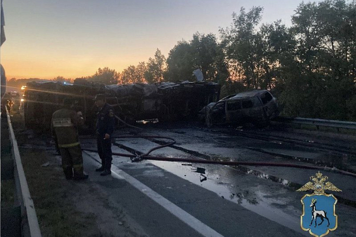 Водитель и пассажир иномарки погибли в аварии на трассе М-5 Урал в Самарской области