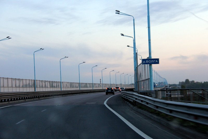 На Октябрьском мосту в Ярославле по ночам буду сужать проезжую часть