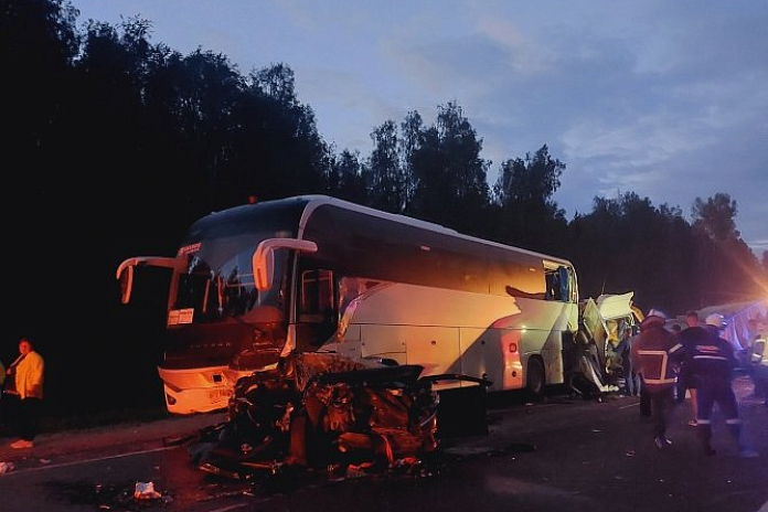 Два автобуса, две легковушки и два грузовика попали в ДТП в Марий Эл