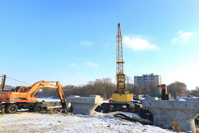Опоры будущего моста в створе улиц Шевченко и Смычки в Ульяновске готовы на 65 %