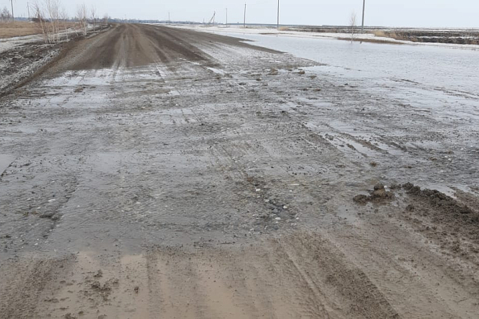 В Новосибирской области подтопило пять участков региональных дорог за сутки