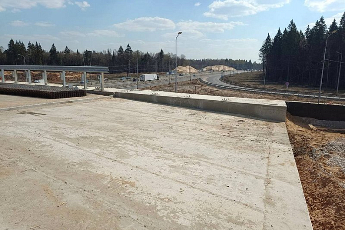 Развязка на пересечении Дмитровского шоссе и Северного обхода Лобни в Подмосковье построена на 70 %