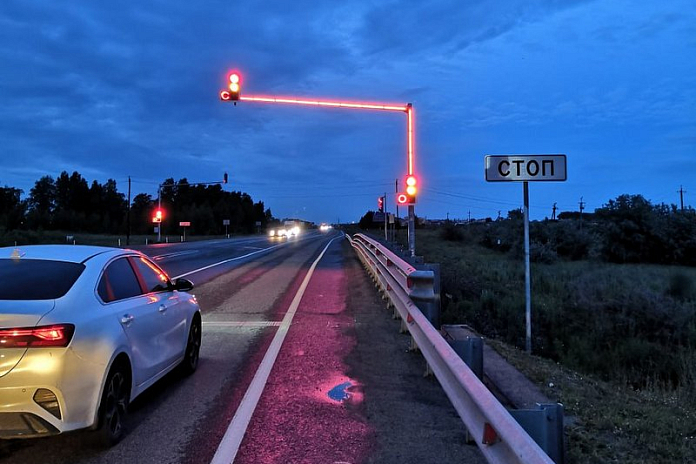 На трассе Р-254 Иртыш в Челябинской области по просьбе жителей установили дополнительный светофор