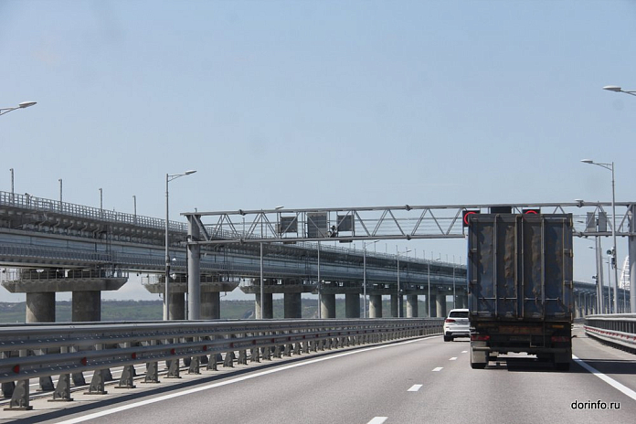 По Крымскому мосту планируют восстановить движение порожних грузовиков