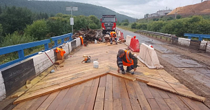 Пять деревянных мостов отремонтируют на трассе А-331 Вилюй в Приангарье до конца года
