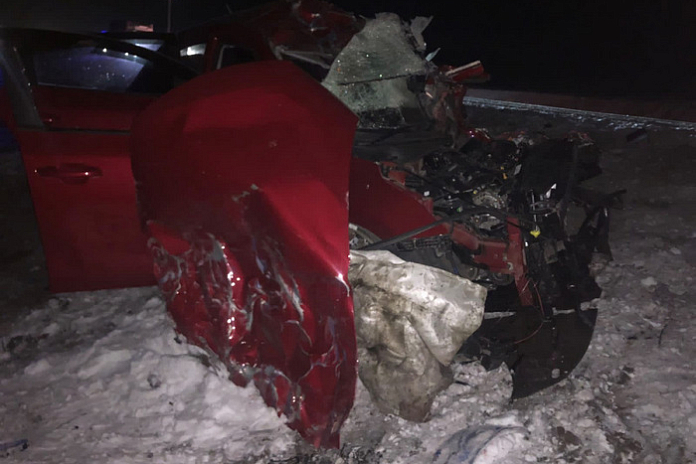Двое погибли в ночной аварии на трассе Р-255 Сибирь в Иркутской области