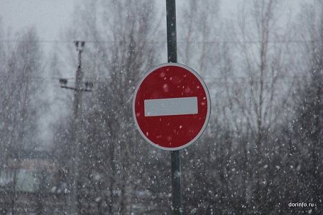 Движение по двум <b>зимникам</b> на Ямале приостановлено