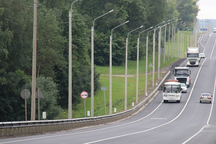 Защитные слои уложили на 13 км федеральных трасс в Орловской области