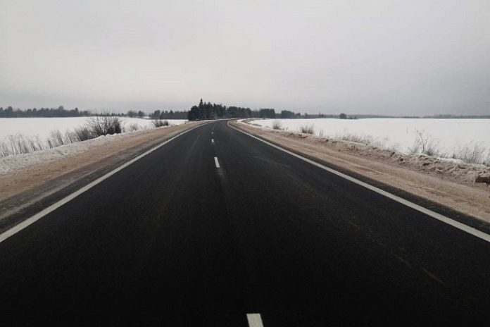 Дорогу от границы с Эстонией в Псковской области ввели в эксплуатацию после ремонта