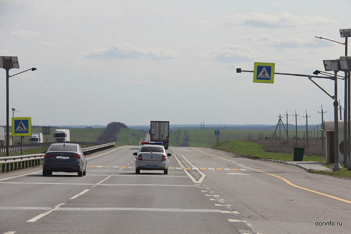 На трассе М-4 Дон на Кубани ограничено движение «Газелей» и пустых фур из-за ветра