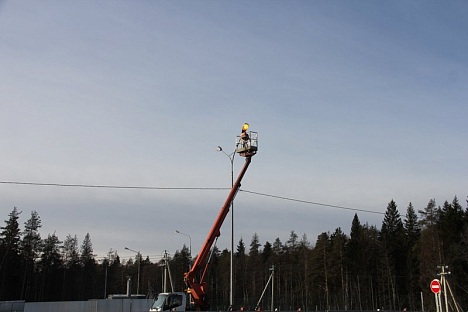 На дороге к Халактырскому пляжу на Камчатке приступили к установке освещения