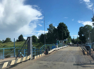 Открыли наплавной мост через реку Луза в Кировской области