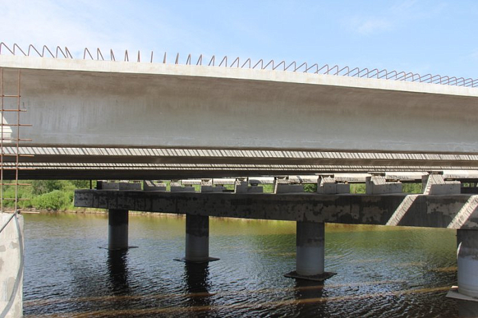 Мост через реку Вязовня ремонтируют в Липецкой области
