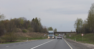 Движение грузовиков ограничат по дорогам в Иркутской области